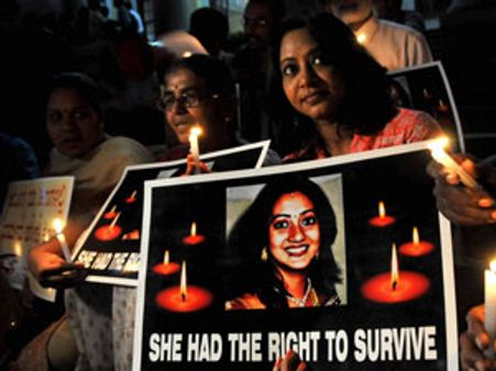 Savita died due to inadequate monitoring, says Irish review