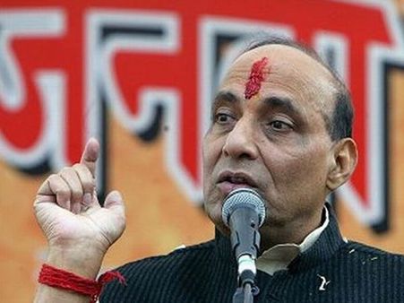 Rajnath appeals Muslims to ignore post-Godhra riots