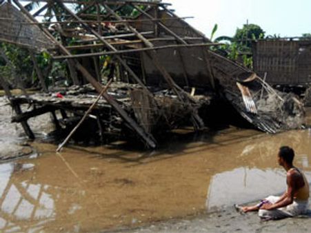 Flood shows signs of improvement in Assam