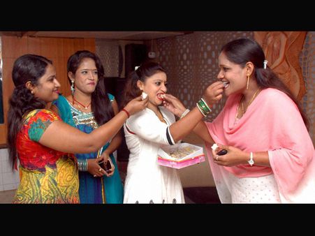 Bar dancers can pursue their profession: SC