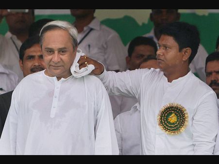 Cong, BJP attack Naveen for ArcelorMittal's withdrawal