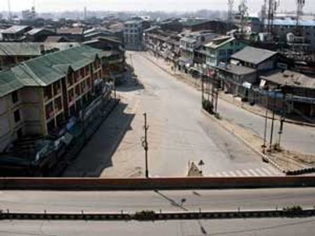 Curfew in Valley from Friday, mobile internet services suspended