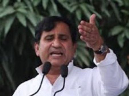Shakeel Ahmed attacks Rajnath over Modi visa issue