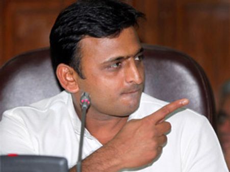 Akhilesh defends IAS official's suspension