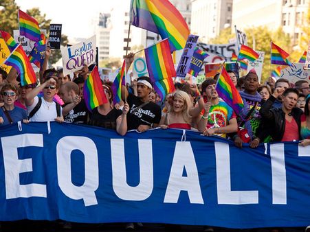 LGBTs: Rich and attractive during recession periods