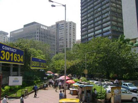 Mumbai: Fire breaks out at building near Nariman Point