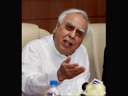 India against accessing internet communication content: Sibal