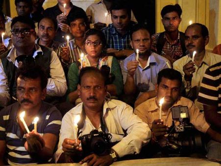 Maha Guv assures women journalists of safety measures