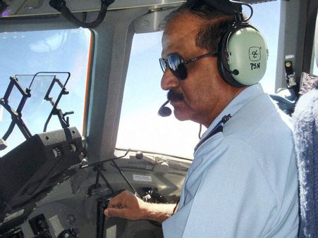 India calls off IAF chief's visit to China