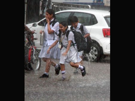 Heavy rains lash India