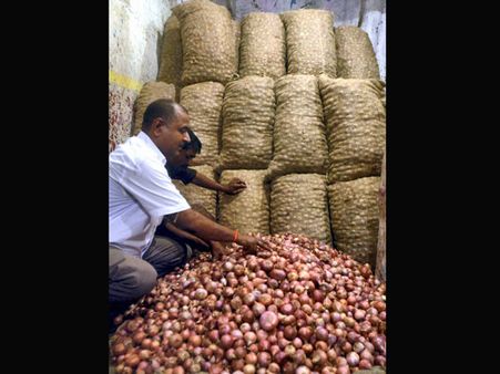 MP govt refuses to take blame for spiralling onion prices