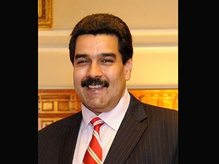 Venezuela expels three US diplomats on grounds of sabotage to economy