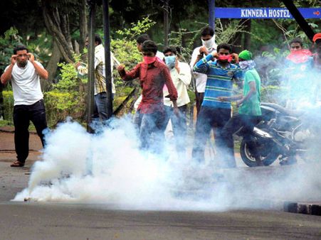 Anti-Telangana protests hit power supply in Andhra