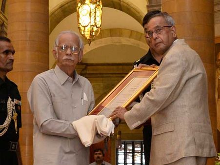 (In pics) Pranab Mukherjee confers classical Tamil scholars
