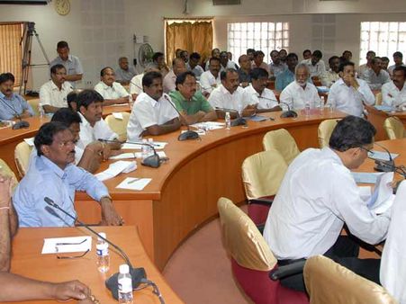 No respite from power crisis in Seemandhra, cyclone threat