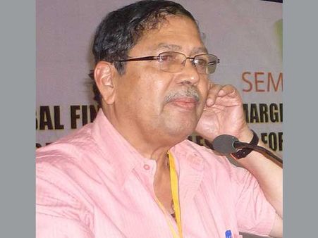 I am very happy with govt decision on mining probe: Santosh Hegde
