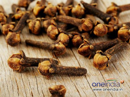 Spices rule stable in mute trade