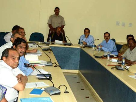 Seemandhra ministers meet PM, seek 'justice'