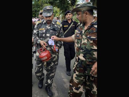 Terror suspects may flee to Nepal, Bihar Police told