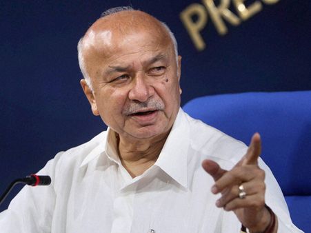 Centre ready to forgive misguided youth: Sushil Kumar Shinde
