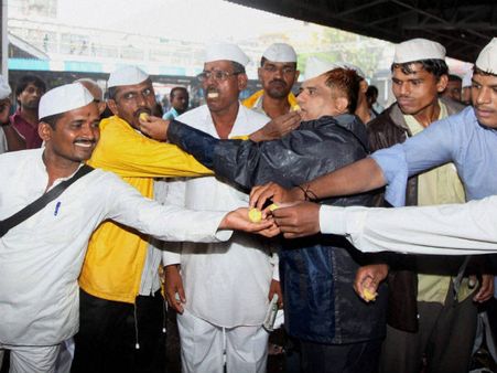 Mumbai dabbawalas to secure their own futures, feed street children