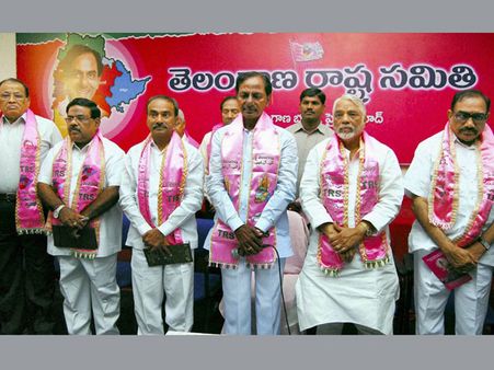 Powers to governor an insult to Telangana people: TRS chief