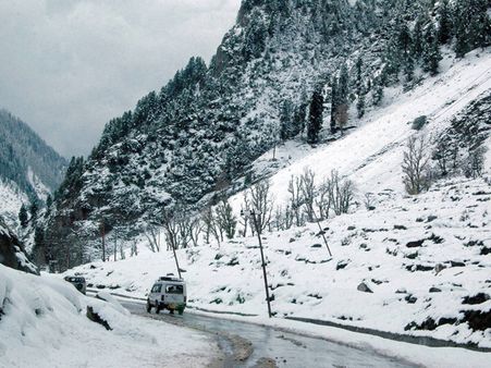 Shimla, Manali, Kashmir receive season's first snowfall