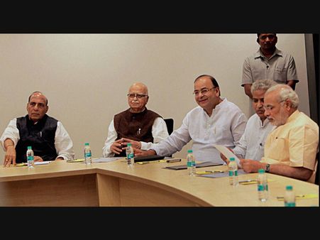 Modi, Rajnath to attend crucial BJP meeting, parties gear up for 2014