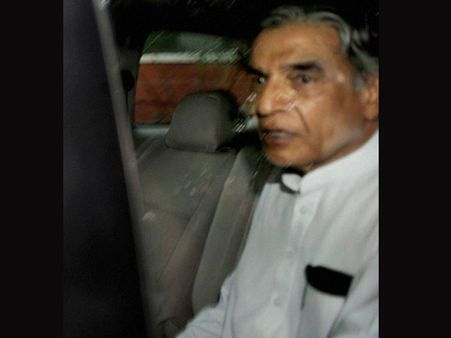 Ex-minister Pawan Bansal wants investigation into Facebook likes