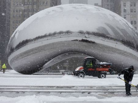 Polar blast kills at least 9, freezes lakes, disrupts flights in US