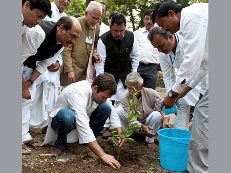 (Pics) Wardha meet: Rahul Gandhi's 'mantra' of becoming a superpower