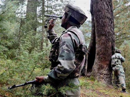 BSF gives sweets to Pak Rangers on R-Day; they violate ceasefire