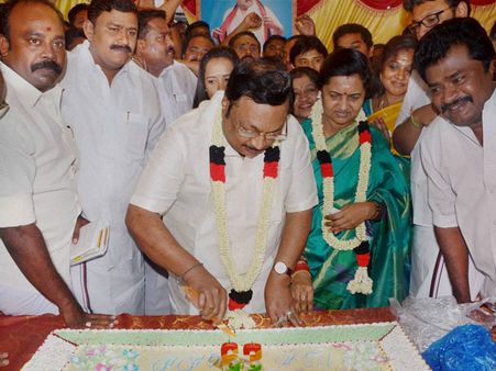 On birthday, Alagiri offers truce but with conditions