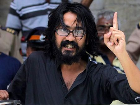 Controversial Bigg Boss contestant Aseem Trivedi to fight for Kejriwal