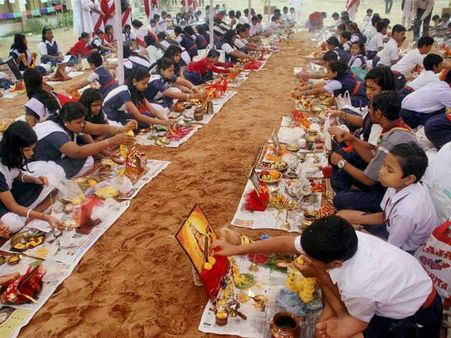Kolkata celebrates Saraswati Puja