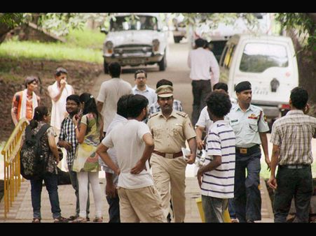 Congress leader in police custody for smuggling iridium objects