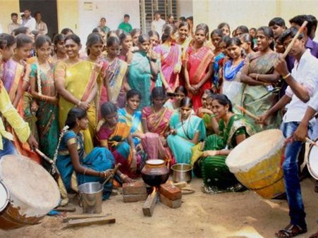 All-women Pongala festival turning a boon to potters, vendors