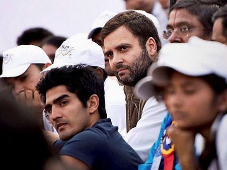 (Pics) Rajiv Gandhi Khel Abhiyan: Sports stars meet over LS manifesto