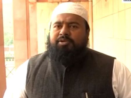 Deoband cleric Maulana Suhaib Qasmi openly supports Narendra Modi