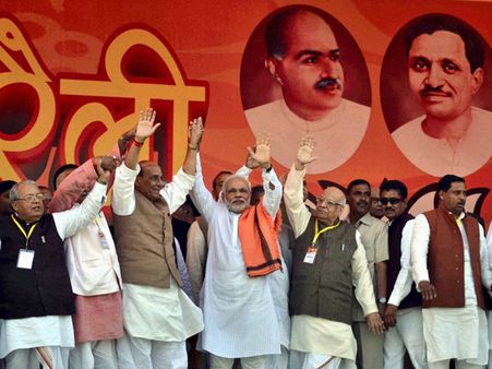 BJP tussle: Lalji Tandon v/s Rajnath Singh for Lucknow seat
