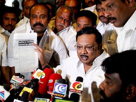 Suspended DMK leader Alagiri meets PM in Delhi