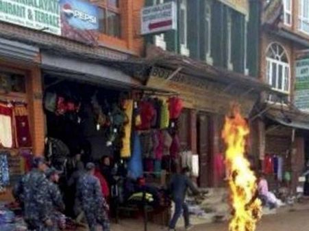 Two Tibetans set themselves on fire: Reports
