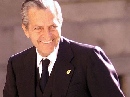 Ex-Spanish PM Adolfo Suarez dies at 81