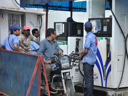 Good News! Petrol price to be slashed by Rs 1 per litre after March 31