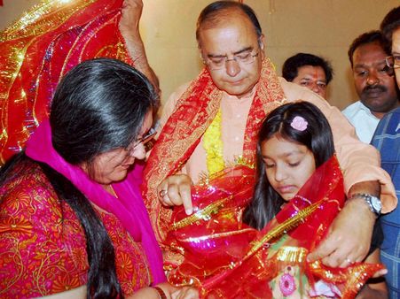 Luxury cars, bungalows in Jaitley's over Rs 110 cr assets