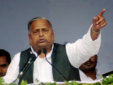 After Mainpuri, Mulayam files nomination for Azamgarh LS seat