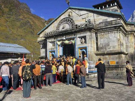 Char Dham shrines welcome pilgrims; 8 army personnel tests positive for COVID-19 in Uttarakhand