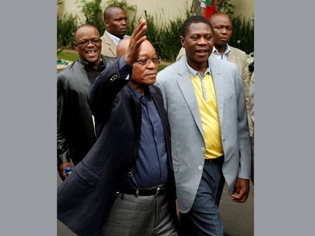 Jacob Zuma votes as polling held in South Africa elections