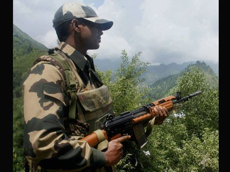 812 personnel deployed for security of 84 VIPs in Maha: RTI