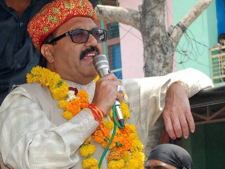 Glimpse of Atal, Advani in Narendra Modi: Amar Singh
